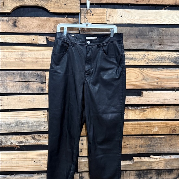 Levi's Premium Women's Faux Leather
Ribcage Straight Leg Pants Black Size 30 - Picture 3 of 10